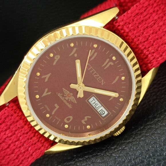 Citizen Other - Vintage 1987 Citizen Automatic Mens Gold Watch W/daydate & Red accents